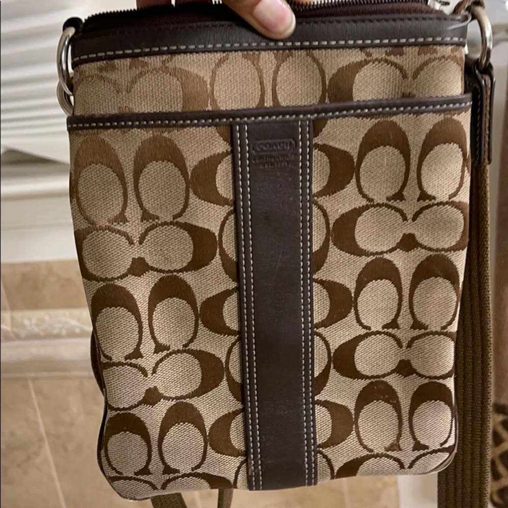 Coach Cross Body Signature bag - Picture 10 of 12